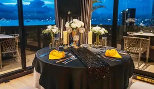 Nightfall Serenade: Valentine Dinner Romantis dengan View Singapura di Yello Hotel Batam