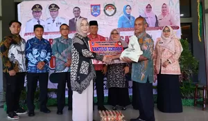 Bukan dari APBD! Ini Sumber Dana 125 Paket Sembako yang Dibagikan DWP Payakumbuh
