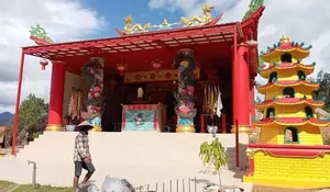 “Kontroversi ‘Klenteng’ di Kawasan Wisata Pesisir Selatan: Antara Izin, Identitas, dan Kearifan Lokal Minangkabau”