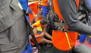 Kapal Dihantam Ombak di Perairan Kuala Pangkalan Duri, Tim SAR Gabungan Selamatkan Tiga ABK