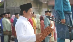 Ketua Komisi II DPRD Tanjab Barat Bacakan Naskah Deklarasi Badan Kongres Rakyat Jambi