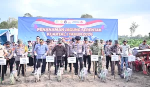 Dukung Swasembada Pangan, Kapolda Jambi Pimpin Tanam Jagung Raya Serentak Program Nasional