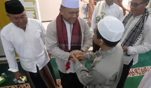 Safari Ramadhan di Kumpeh, Sekda Muaro Jambi Budhi Hartono Serap Aspirasi Warga dan Salurkan Bantuan Masjid