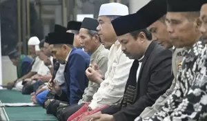 Safari Ramadhan di Sungai Bahar, Sekda Muaro Jambi Budhi Hartono Serap Aspirasi Warga dan Salurkan Bantuan Masjid