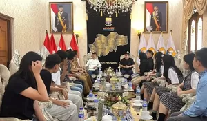 Gubernur Al Haris Resmi Berangkatkan Tim Basket Pelajar Jambi ke Ajang DBL Nasional