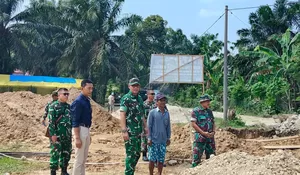 Kasiter Korem 042/Gapu Tinjau Proyek Jembatan Karya Bakti TNI AD di Sarolangun, Pastikan Tepat Mutu dan Tepat Waktu