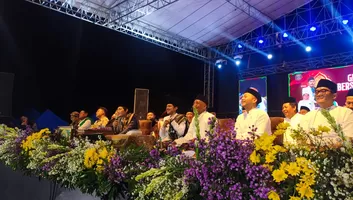 20 Ribu Jamaah Padati Gempass Bersholawat Jilid 2, Pasoepati Serukan Persatuan dan Doakan Persis Solo Bangkit