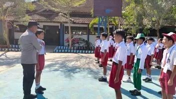 Polisi Masuk Sekolah, Pelajar SDN 01 Kaligambir Diingatkan Bahaya Bullying dan Kenakalan Remaja