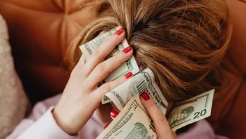 Kabar Baik untuk Pemilik Weton Kamis Pon, Primbon Sebut Rezekinya Cukup Baik