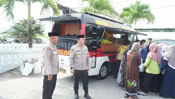 Dekatkan Pelayanan ke Warga, Polres Blitar Gelar Jumat Berkah dan Jumat Curhat di Talun