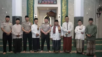 Patroli Subuh Rutin, Polres Blitar Perkuat Komunikasi dan Pelayanan kepada Masyarakat