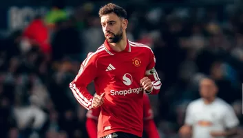 Bruno Fernandes Kritik Taktik Manchester United dalam Kekalahan Telak Melawan Como di Liga Champions