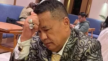 Hotman Paris Mendadak Mundur, Eks Jampidsus Febrie Adriansyah Kehilangan Benteng Utama!