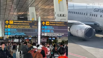 Abu Vulkanik Anak Krakatau Mengancam, Operasional Bandara Soetta Lumpuh Total