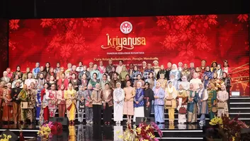 Pesona Elegan Ketua Dekranasda Kota Bekasi Pukau Panggung Kriyanusa 2026