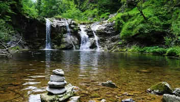 Air Terjun Sibak Aceh Barat, Hidden Gem yang Bikin Lelah Perjalanan Langsung Terbayar!