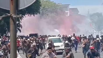 Kericuhan Warnai Hari Damai Aceh ke-21, Bendera Bulan Bintang Berkibar di Masjid Raya Baiturrahman