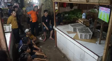 Nobar Timnas U-23 di Pasar Induk Cikema Bogor