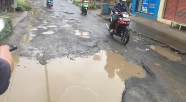 Jalan Rusak di Bogor
