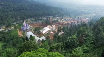 Pembangunan di area Perkebunan Teh Puncak Bogor