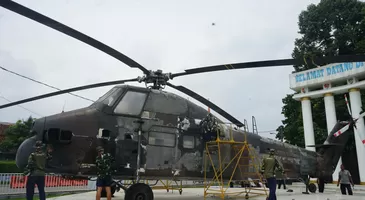 Merawat Monumen Helikopter ATS