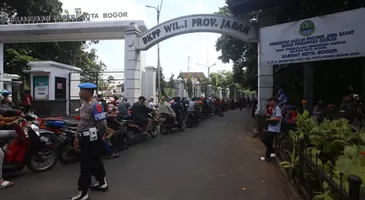 Samsat Kota Bogor Diserbu Ribuan Warga