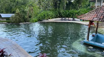 Espa Yeh Panes Penatahan, Tempat Mandi Air Panas Populer Di Tabanan, Bali