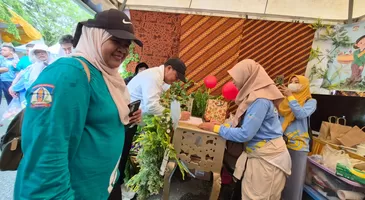 SEMARAK HKN KE-61 : INOVASI PUSKESMAS, PENGHARGAAN KSTR, HINGGA AKSI BERGIZI WARNAI HARI PUNCAK