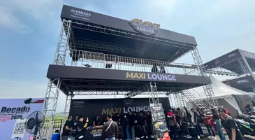 KOLABORASI SATU DEKADE MAXI YAMAHA & PROSTREET, SULAP LAPANGAN TERBANG JADI ARENA ADU KECEPATAN