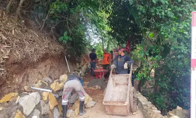 Dapat BKK Akselerasi, Pemdes Nambo Bangun TPT Makam Peuteuy