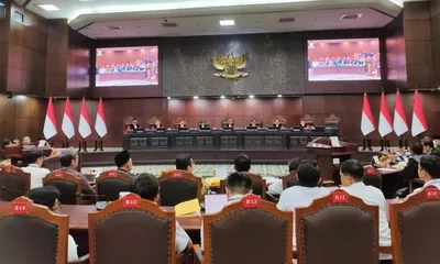 Hakim Enny Pertanyakan Fenomena Calon Paket C dalam Sengketa Pilkada