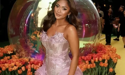 Marion Jola Tampil Memesona di Gala Premier Wicked, Wawancarai Ariana Grande dan Cynthia Erivo