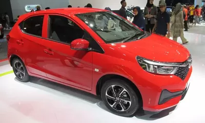 Intip Terlebih Dahulu Spesifikasi, Harga, dan Fitur Menarik Honda Brio Sebelum Membeli!
