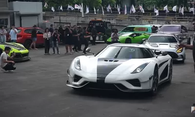 Koenigsegg Regera dan Pagani Huayra Konvoi Bersama di Jalan, Tampilkan Hypercar Kelas Dunia