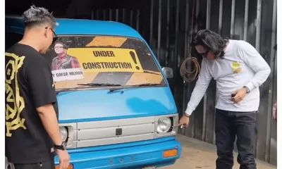 Kolaborasi Modifikasi Angkot Ala Minang-Jepang Bersama Gofar Hilman dan Tim