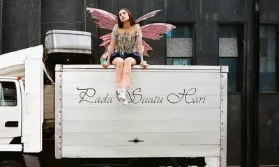 Terbit Seperti Matahari, Maudy Ayunda Kembali Sinari Industri Musik Dengan Merilis Album Terbarunya