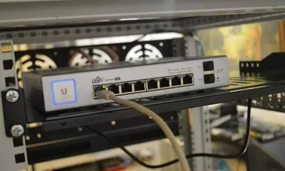 Dedicated Internet vs Broadband: Mana Koneksi Internet yang Tepat untuk Bisnis Anda?