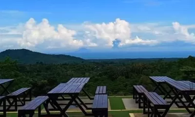 Wisata Anyer Terbaru 2025, Dari Pantai Super Cantik Hingga Bukit yang Bikin Adem Mata