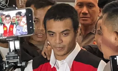 Asmara Membawa Petaka, Vadel Badjideh Berderai Air Mata Usai Dituntut 12 Tahun Penjara