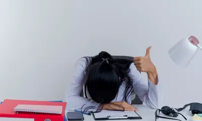 Cara Menghadapi Tekanan Kerja agar Kesehatan Mental Tetap Terjaga