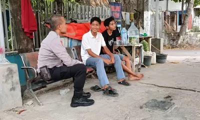 Ngariung Bareng Warga, Bhabinkamtibmas Polsek Kadipaten Tampung Keluh Kesah Masyarakat Desa Babakananyar