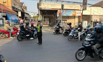 Kawal Mobilitas Pagi Warga, Satlantas Polres Majalengka Gelar Pengaturan Arus Lalu Lintas di Puluhan Titik Strategis Kota
