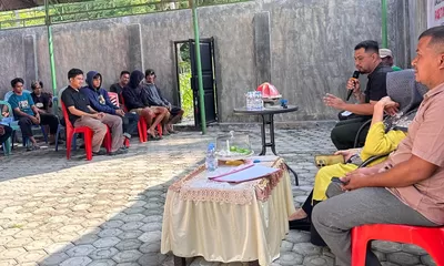 Gaya Door to Door Anleg Nurul Qiram di Palasa, Serap Aspirasi hingga Beri Bantuan Langsung