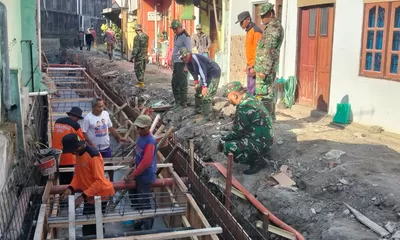 Hari Ke-6 TMMD Sengkuyung Tahap III TA. 2026 Kodim 0735 Surakarta, Terus di Kebut dengan merakit dan Pasang Begesteng Serta Buang Tanah