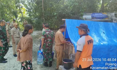 Koramil Gesi Bersama Forkopimcam Salurkan 10.000 Liter Air Bersih untuk Warga Terdampak Kekeringan di Poleng