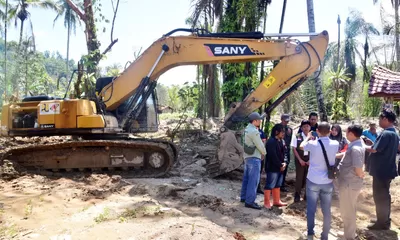 BNPB Bersama Pemkab Tapanuli Tengah Bergerak Cepat : Kerahkan 4 unit Alat Berat Normalisasi Sungai Silaga-laga