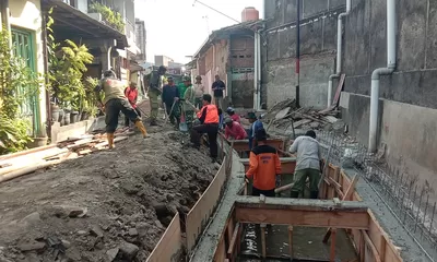 Anggota Satgas TMMD, Ormas, Linmas & Masyarakat Tancap Gas Kerjakan Pembongkaran Begesteng dan Pemerataan Tanah  ‎