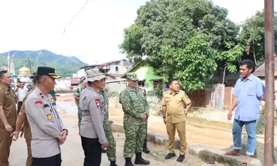 Brigjen TNI Fajar Cahyono Tinjau Lokasi Pascabencana di Sibolga, Wakapolres Dampingi Kunjungan