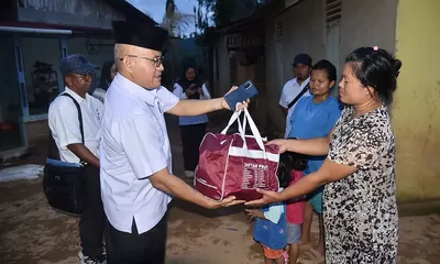 Pemkab Tapteng Salurkan Bantuan Kids Ware Door to Door untuk Ibu Hamil dan Bayi Terdampak Bencana di Kecamatan Tukka