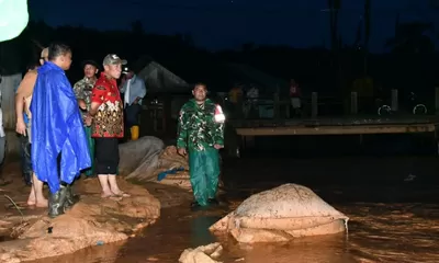 Tinjau Banjir di Sipange, Bupati Masinton Pasaribu Instruksikan Normalisasi Sungai dan Siapkan Solusi Jangka Panjang